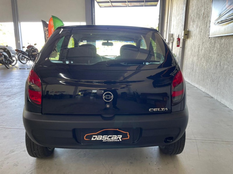 CELTA 1.0 MPFI SUPER 8V GASOLINA 2P MANUAL - 2002 - BOM PRINCíPIO