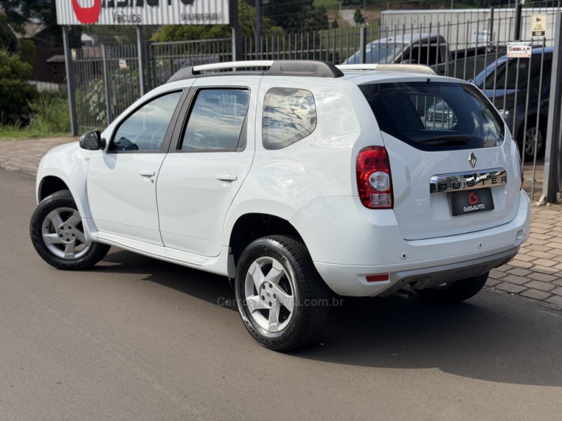 DUSTER 1.6 DYNAMIQUE 4X2 16V FLEX 4P MANUAL - 2015 - NOVA PRATA