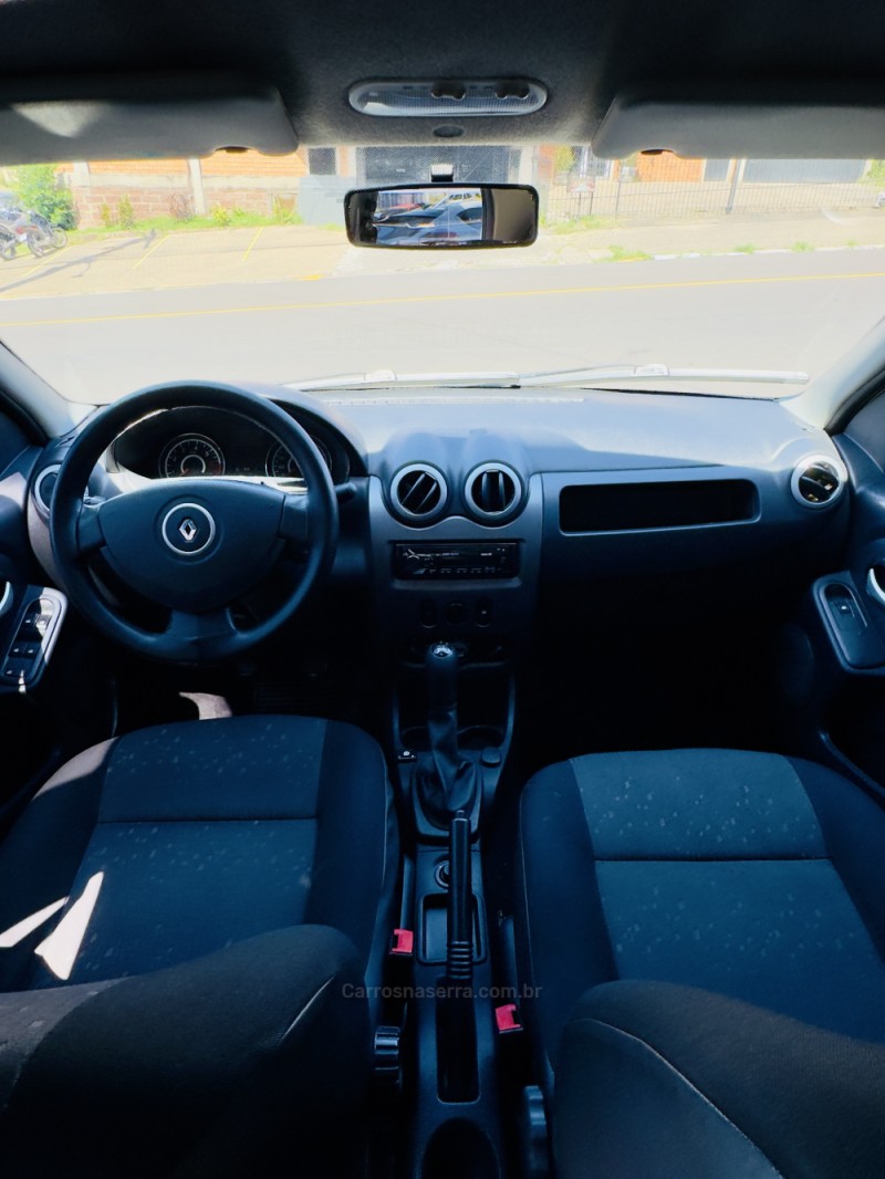 LOGAN 1.6 PRIVILÈGE 8V FLEX 4P MANUAL - 2011 - NOVO HAMBURGO