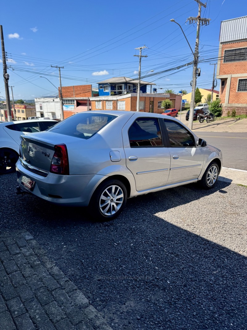 LOGAN 1.6 PRIVILÈGE 8V FLEX 4P MANUAL - 2011 - NOVO HAMBURGO