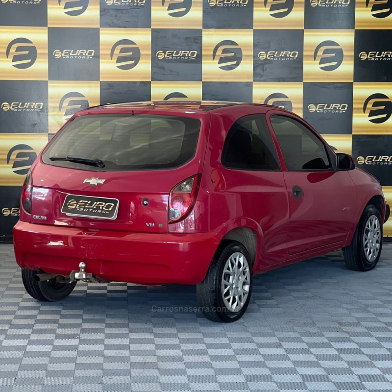 CELTA 1.0 MPFI LIFE 8V FLEX 2P MANUAL - 2011 - PORTãO