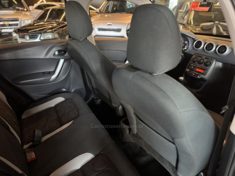 C3 1.5 ATTRACTION 8V FLEX 4P MANUAL - 2015 - NOVO HAMBURGO