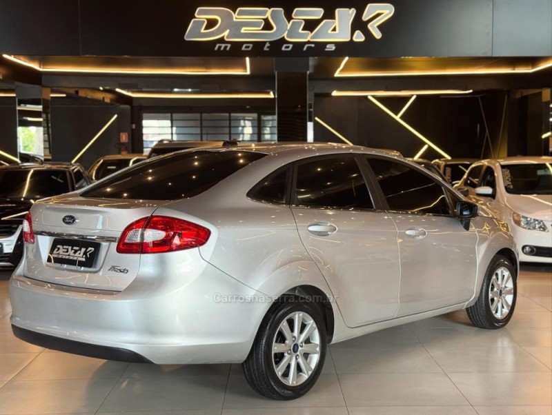 FIESTA 1.6 SE SEDAN 16V FLEX 4P MANUAL - 2011 - NOVO HAMBURGO