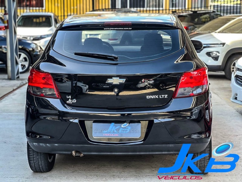 ONIX 1.4 MPFI LTZ 8V FLEX 4P MANUAL - 2014 - NOVO HAMBURGO