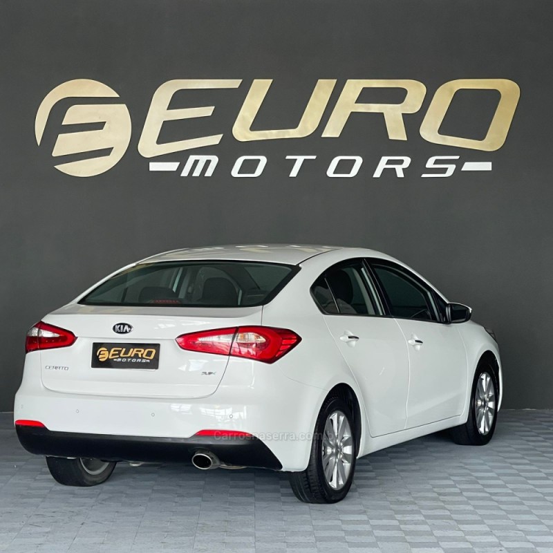 CERATO 1.6 SX 16V FLEX 4P AUTOMÁTICO - 2014 - PORTãO