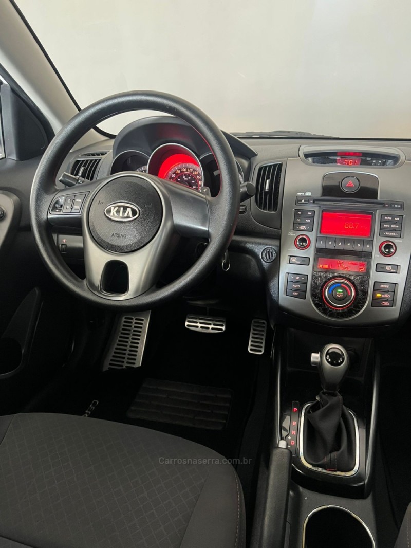 CERATO 1.6 EX SEDAN 16V GASOLINA 4P AUTOMÁTICO - 2011 - PORTãO