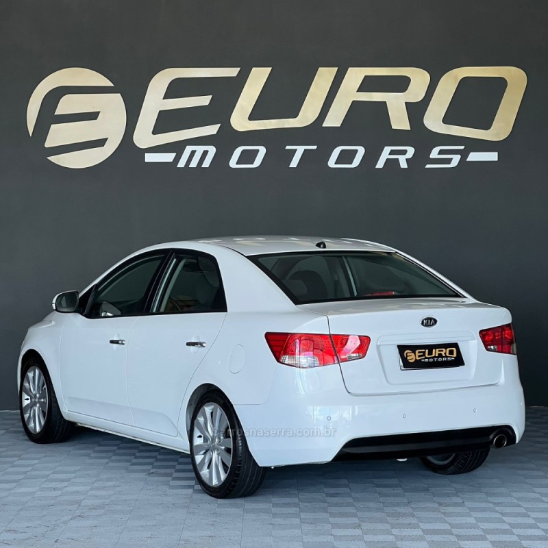 CERATO 1.6 EX SEDAN 16V GASOLINA 4P AUTOMÁTICO - 2011 - PORTãO