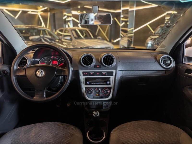 VOYAGE 1.0 MI TRENDLINE 8V FLEX 4P MANUAL - 2013 - NOVO HAMBURGO