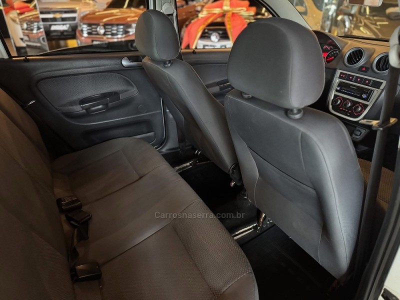 VOYAGE 1.0 MI TRENDLINE 8V FLEX 4P MANUAL - 2013 - NOVO HAMBURGO