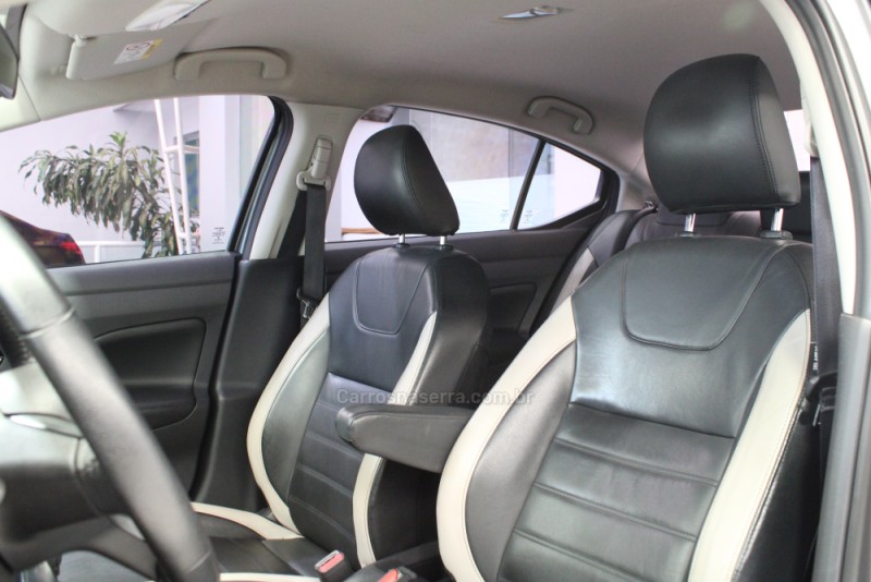 VERSA 1.6 EXCLUSIVE 16V FLEX 4P AUTOMÁTICO - 2022 - CAXIAS DO SUL