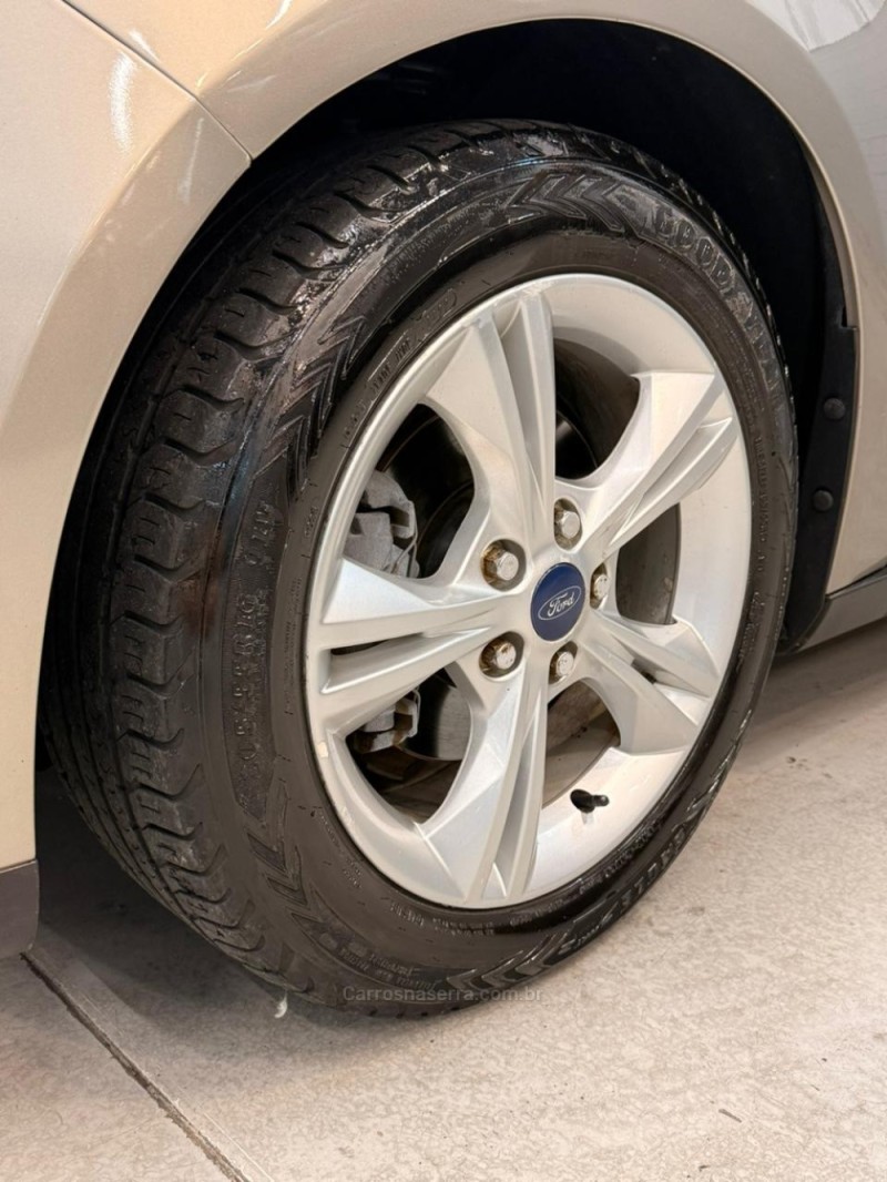 FOCUS 1.6 SE 16V FLEX 4P MANUAL - 2015 - CAXIAS DO SUL