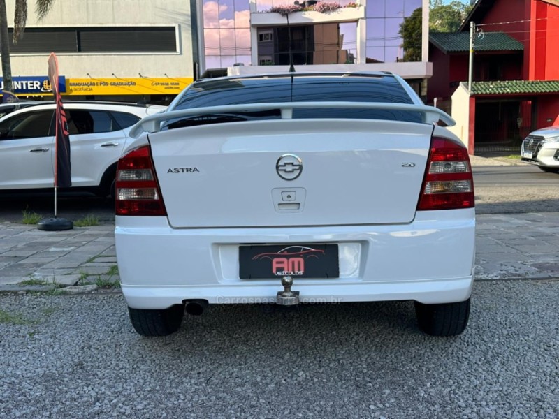 ASTRA 2.0 MPFI 8V GASOLINA 4P MANUAL - 2004 - CAXIAS DO SUL