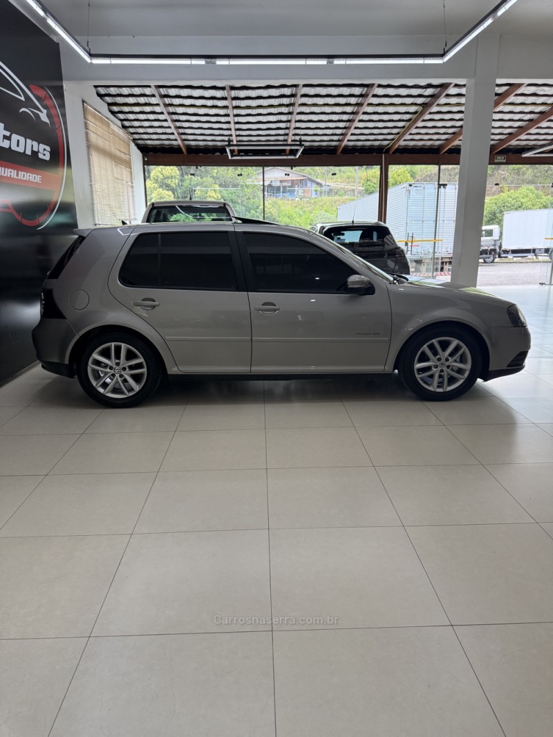 GOLF 1.6 MI SPORTLINE 8V FLEX 4P MANUAL - 2013 - FARROUPILHA