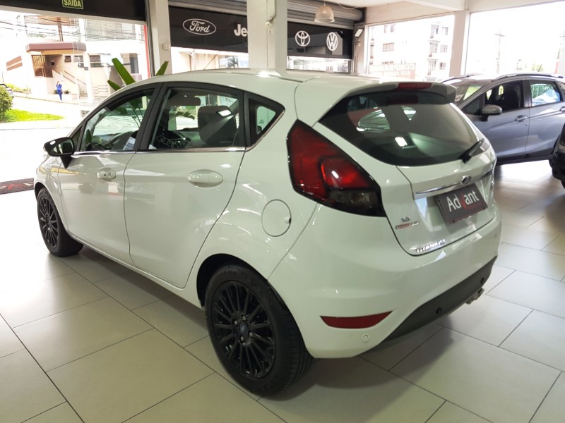 FIESTA 1.6 TITANIUM HATCH 16V FLEX 4P AUTOMÁTICO - 2016 - CAXIAS DO SUL