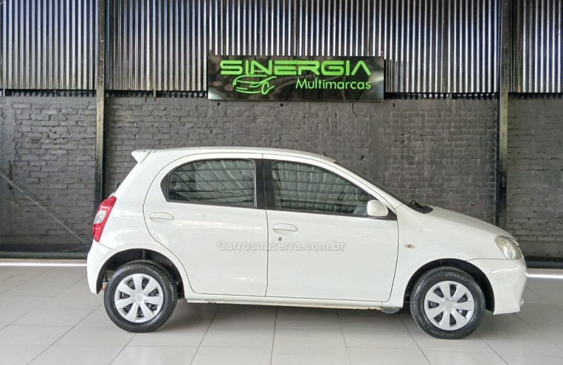 ETIOS 1.3 XS 16V FLEX 4P MANUAL - 2013 - CAXIAS DO SUL