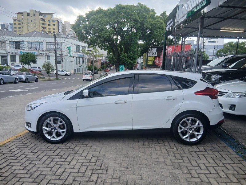 FOCUS 2.0 SE HATCH 16V FLEX 4P AUTO - 2017 - CAXIAS DO SUL