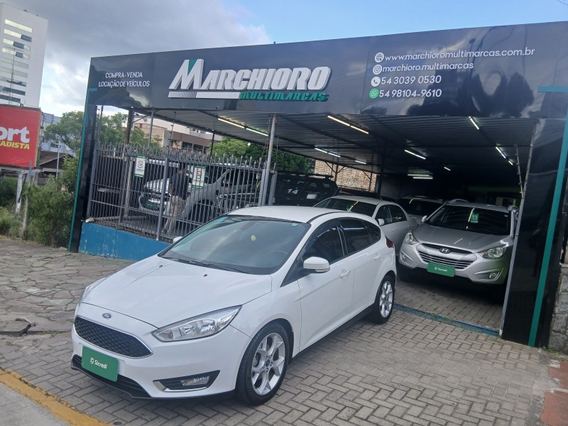 focus 2.0 se hatch 16v flex 4p auto 2017 caxias do sul