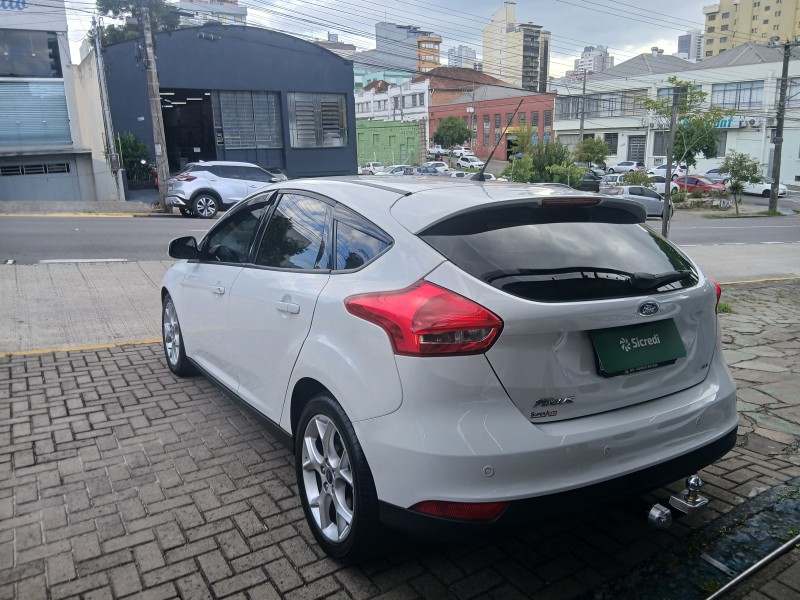 FOCUS 2.0 SE HATCH 16V FLEX 4P AUTO - 2017 - CAXIAS DO SUL
