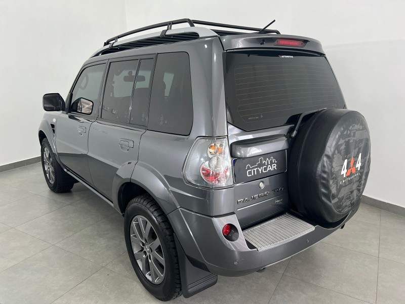 PAJERO TR4 2.0 4X2 16V 140CV FLEX 4P AUTOMÁTICO - 2013 - FARROUPILHA