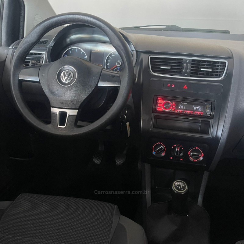 FOX 1.6 MI PRIME 8V FLEX 4P MANUAL - 2011 - PORTãO