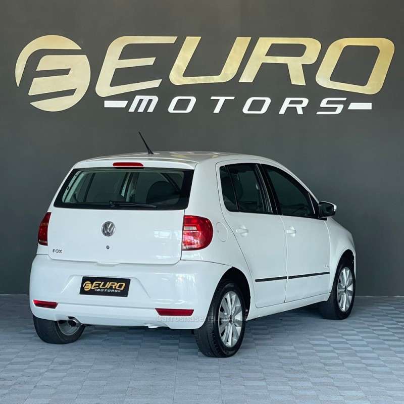 FOX 1.6 MI PRIME 8V FLEX 4P MANUAL - 2011 - PORTãO