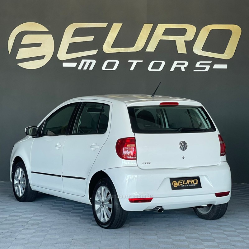 FOX 1.6 MI PRIME 8V FLEX 4P MANUAL - 2011 - PORTãO