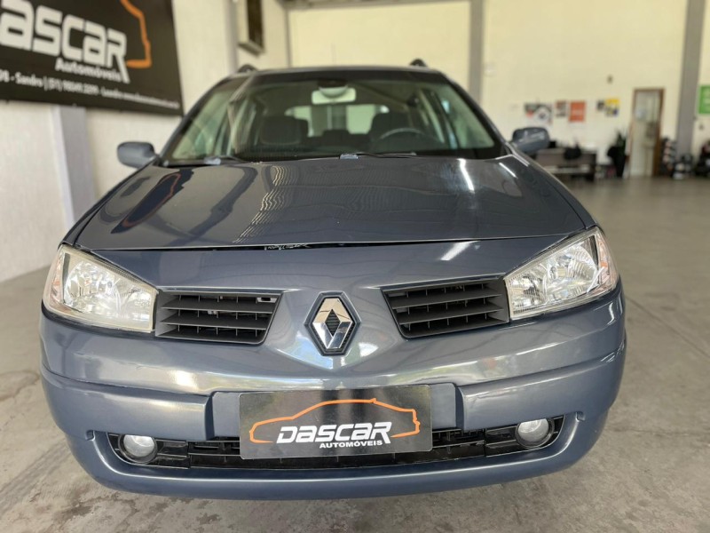 MÉGANE 1.6 DYNAMIQUE GRAND TOUR 16V FLEX 4P MANUAL - 2011 - BOM PRINCíPIO