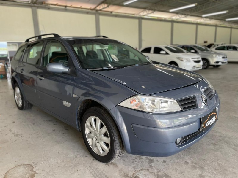 MÉGANE 1.6 DYNAMIQUE GRAND TOUR 16V FLEX 4P MANUAL - 2011 - BOM PRINCíPIO