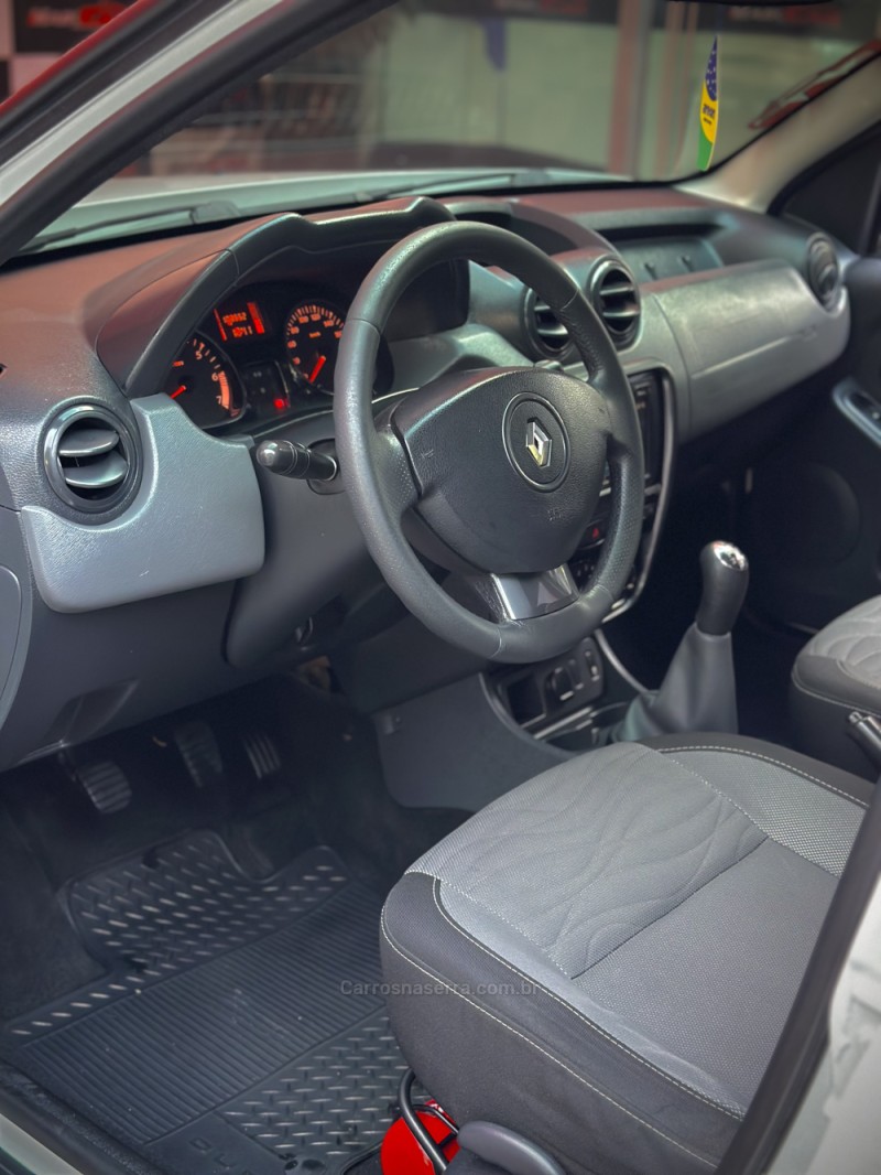 DUSTER 1.6 TECH ROAD 4X2 16V FLEX 4P MANUAL - 2014 - ESTâNCIA VELHA