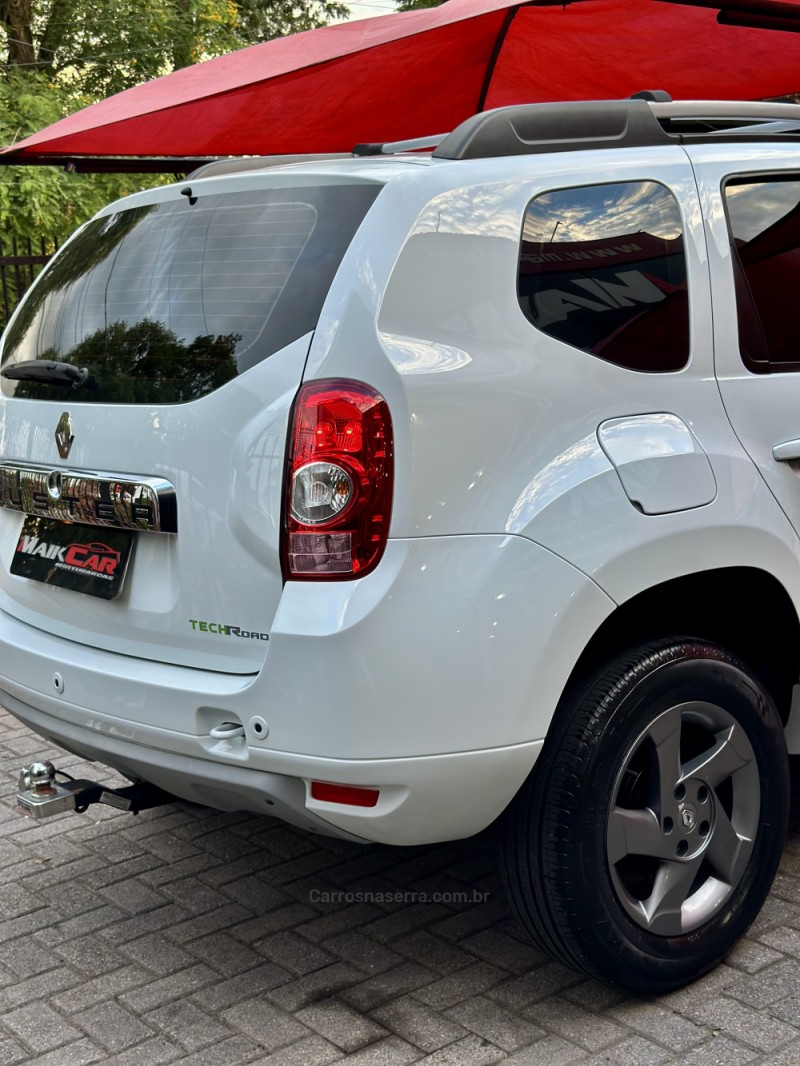DUSTER 1.6 TECH ROAD 4X2 16V FLEX 4P MANUAL - 2014 - ESTâNCIA VELHA