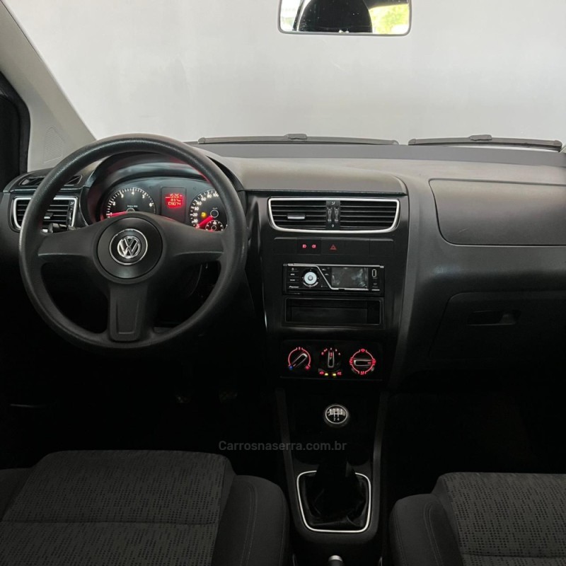 FOX 1.6 MI ITREND 8V FLEX 4P MANUAL - 2013 - PORTãO