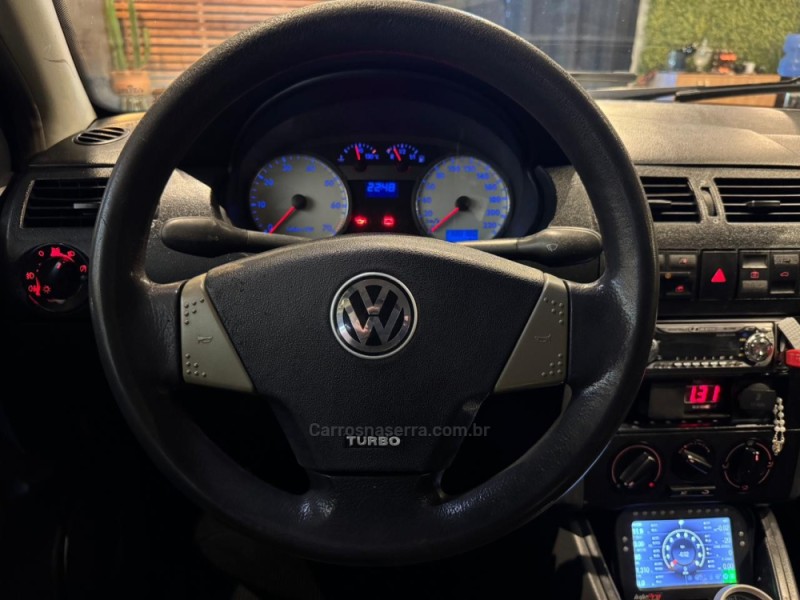 PARATI 1.0 MI 16V TURBO GASOLINA 4P MANUAL G.III - 2002 - FARROUPILHA