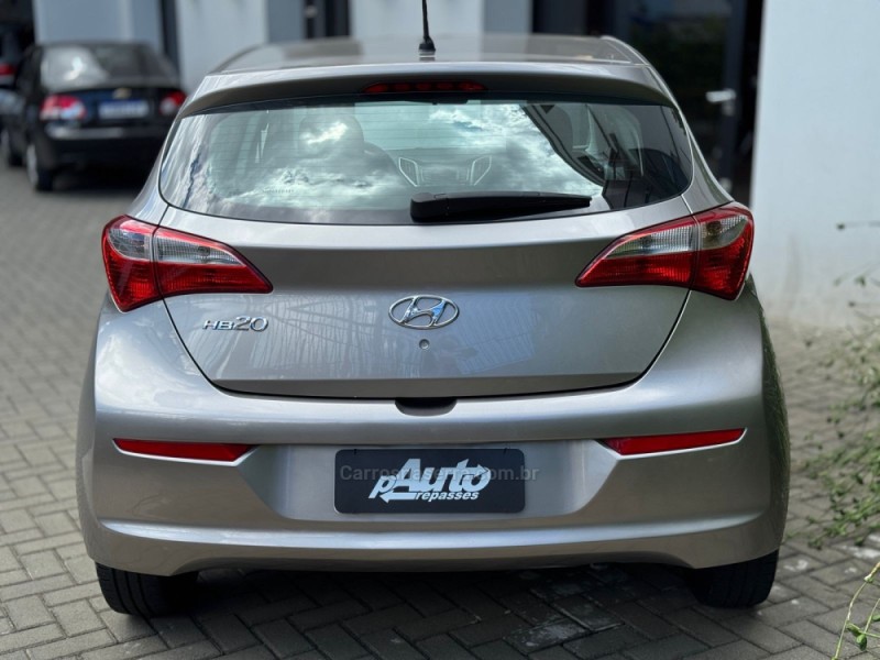 HB20 1.0 COMFORT PLUS 12V FLEX 4P MANUAL - 2017 - FARROUPILHA