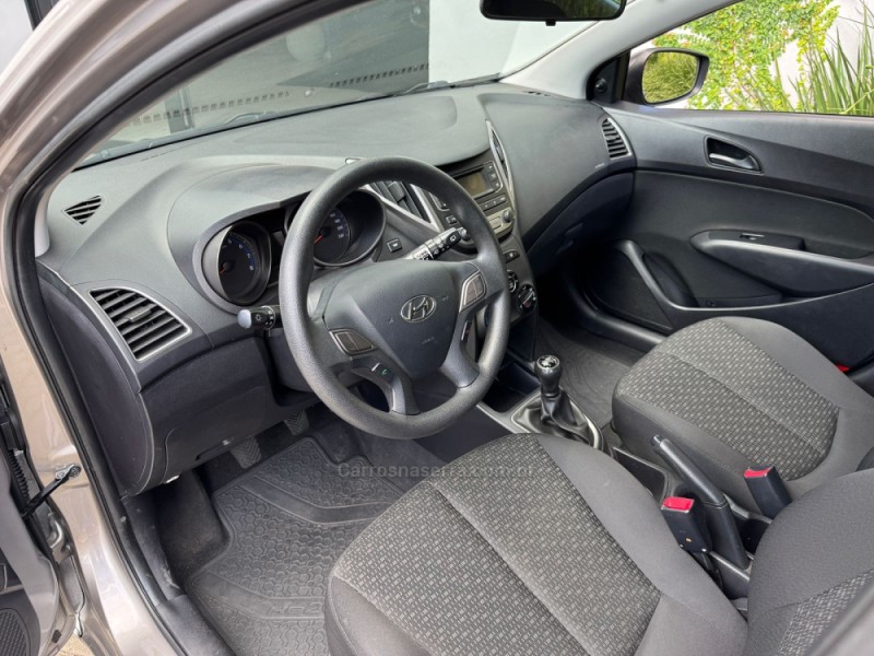 HB20 1.0 COMFORT PLUS 12V FLEX 4P MANUAL - 2017 - FARROUPILHA