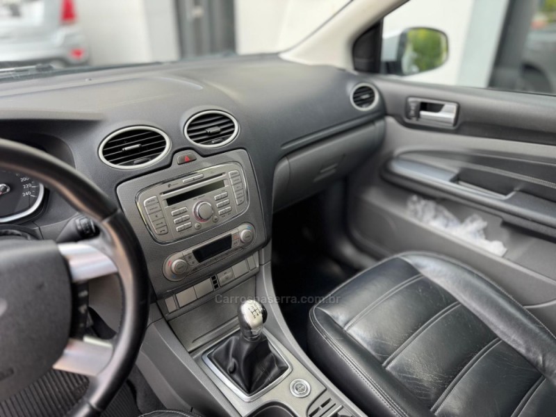 FOCUS 2.0 GHIA 16V FLEX 4P MANUAL - 2012 - FARROUPILHA
