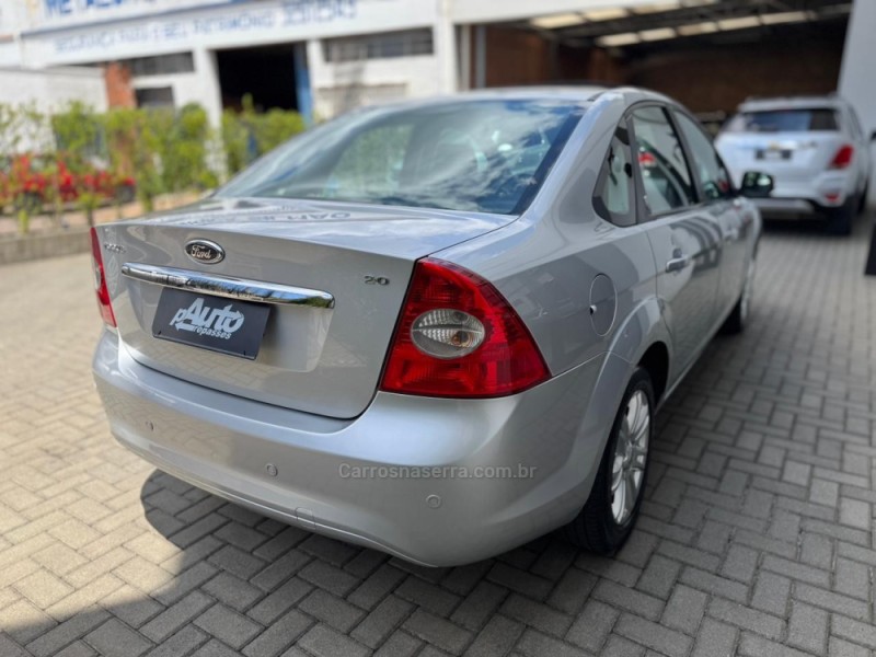 FOCUS 2.0 GHIA 16V FLEX 4P MANUAL - 2012 - FARROUPILHA