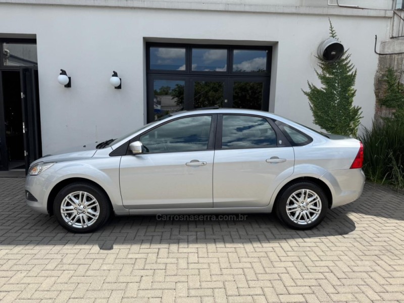 FOCUS 2.0 GHIA 16V FLEX 4P MANUAL - 2012 - FARROUPILHA