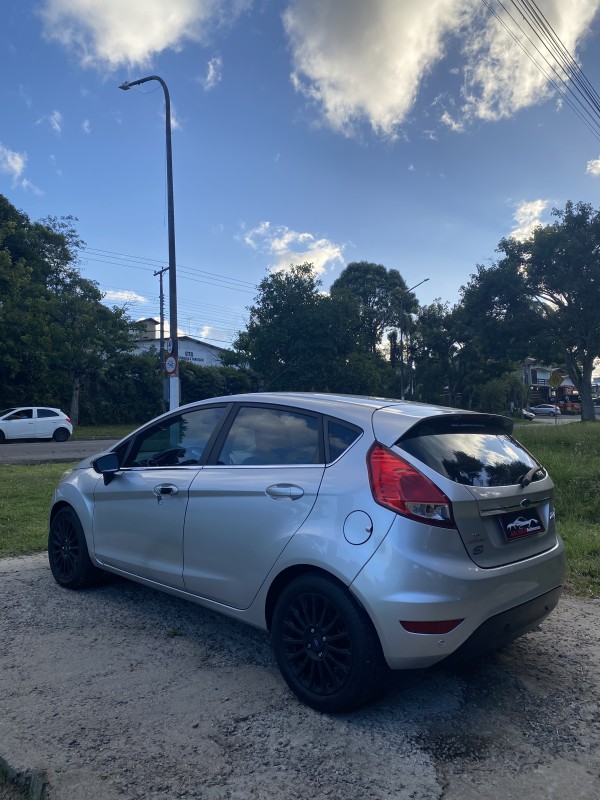FIESTA 1.6 TITANIUM HATCH 16V FLEX 4P AUTOMÁTICO - 2015 - CAXIAS DO SUL
