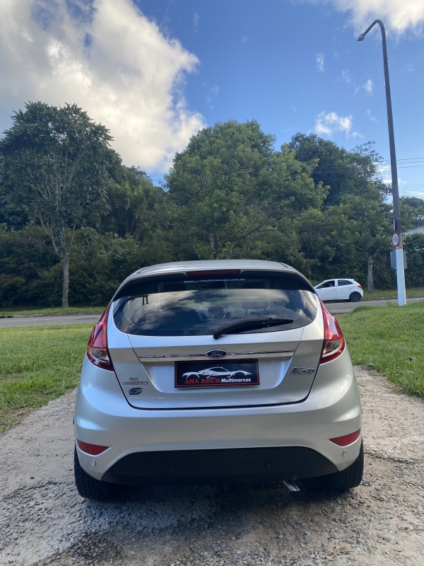 FIESTA 1.6 TITANIUM HATCH 16V FLEX 4P AUTOMÁTICO - 2015 - CAXIAS DO SUL