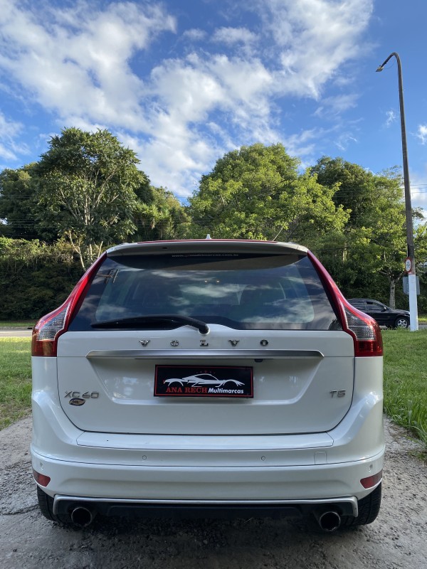 XC60 2.0 T5 R DESIGN TURBO GASOLINA 4P AUTOMÁTICO - 2014 - CAXIAS DO SUL