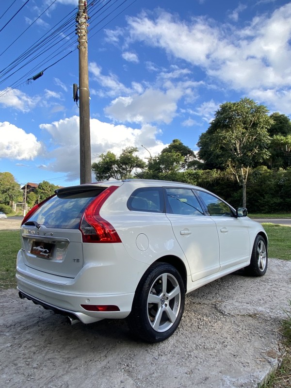 XC60 2.0 T5 R DESIGN TURBO GASOLINA 4P AUTOMÁTICO - 2014 - CAXIAS DO SUL