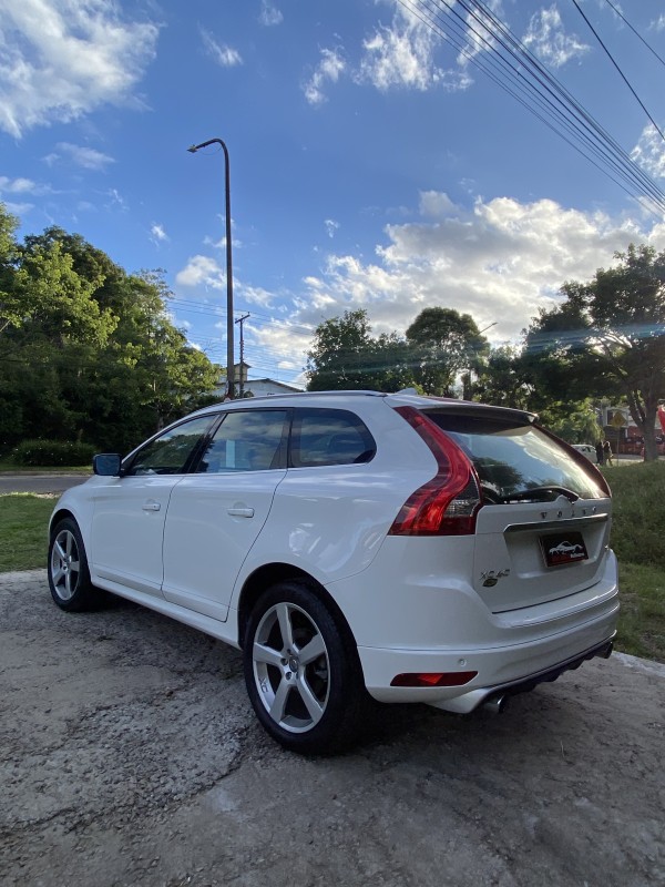 XC60 2.0 T5 R DESIGN TURBO GASOLINA 4P AUTOMÁTICO - 2014 - CAXIAS DO SUL