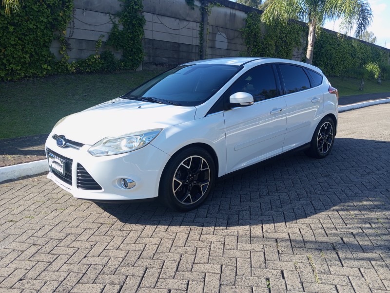 FOCUS 2.0 TITANIUM 16V FLEX 4P AUTOMÁTICO - 2015 - CAXIAS DO SUL
