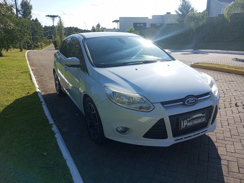 FOCUS 2.0 TITANIUM 16V FLEX 4P AUTOMÁTICO - 2015 - CAXIAS DO SUL