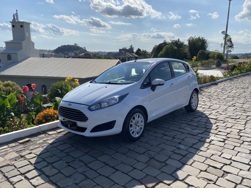 FIESTA 1.6 SE HATCH 16V FLEX 4P MANUAL - 2017 - CARLOS BARBOSA