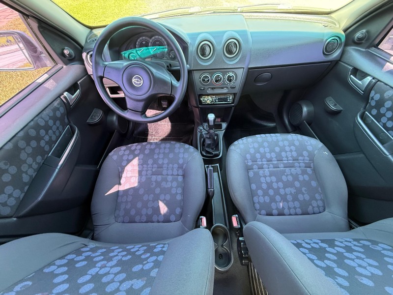 PRISMA 1.4 MPFI JOY 8V FLEX 4P MANUAL - 2009 - FARROUPILHA