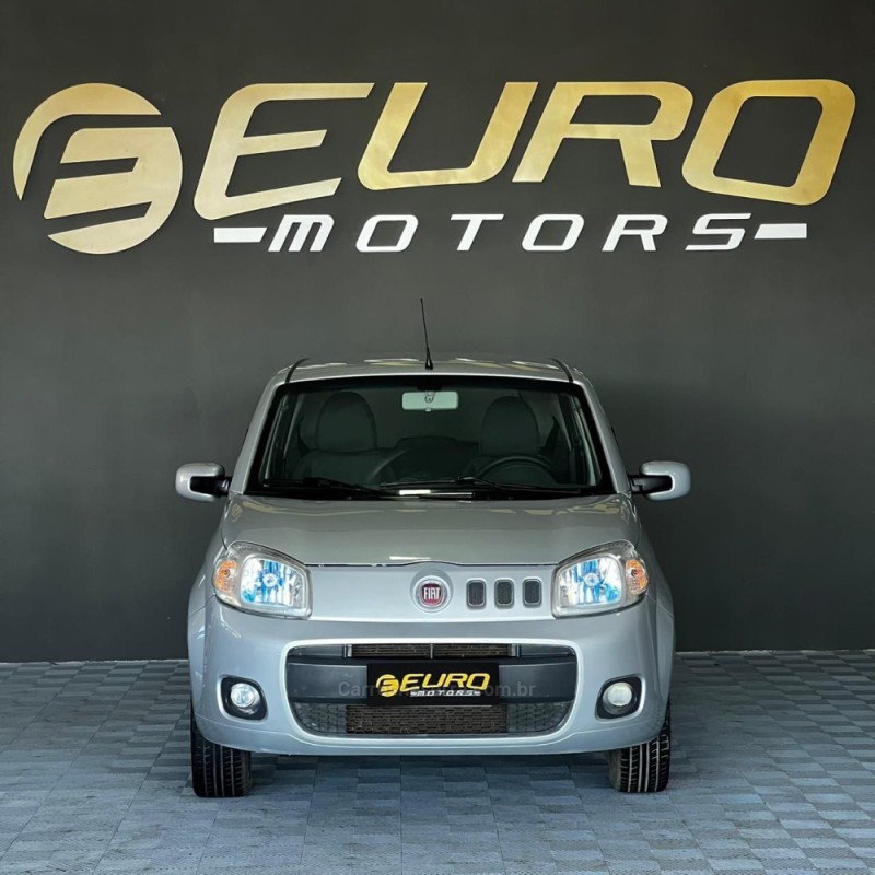 UNO 1.0 EVO VIVACE 8V FLEX 4P MANUAL - 2011 - PORTãO