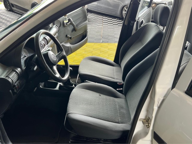 CORSA 1.0 EFI WIND 8V GASOLINA 4P MANUAL - 2001 - CAXIAS DO SUL