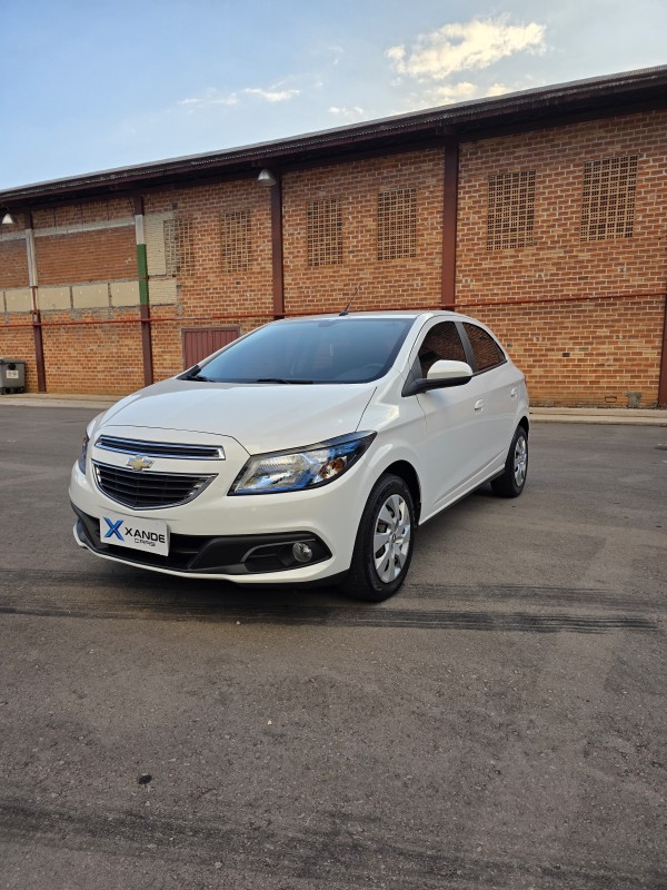 ONIX 1.4 MPFI LT 8V FLEX 4P MANUAL - 2013 - FLORES DA CUNHA