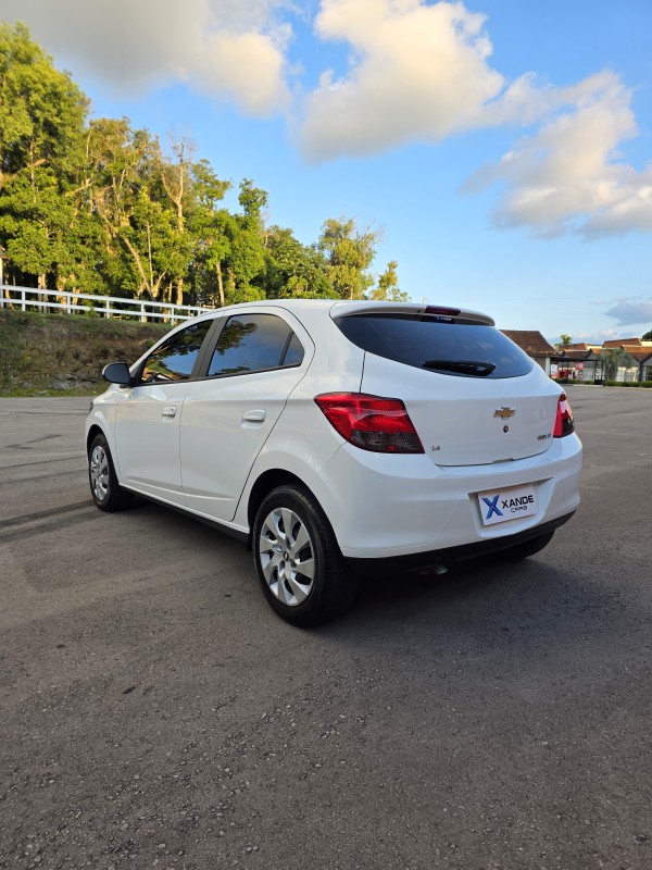 ONIX 1.4 MPFI LT 8V FLEX 4P MANUAL - 2013 - FLORES DA CUNHA